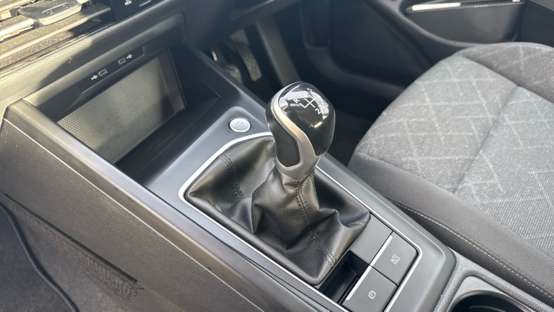 Volkswagen Golf 1.5 TSI 150 Life 5dr Petrol Hatchback